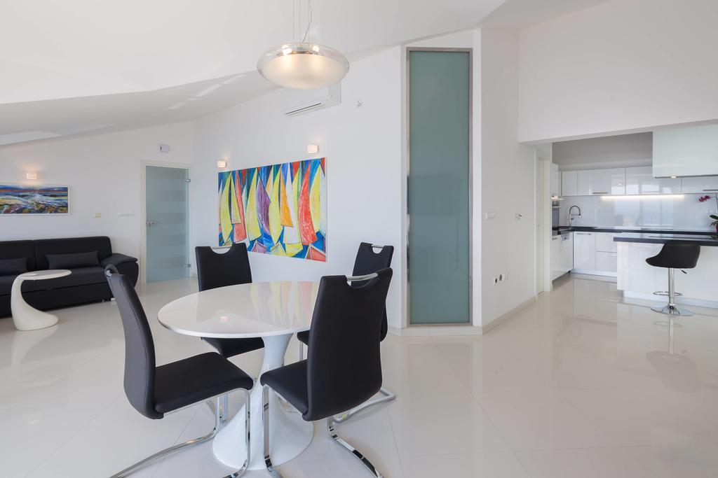 Beach Penthouse Diamond โอมิช ภายนอก รูปภาพ
