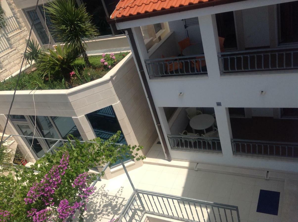 Beach Penthouse Diamond โอมิช ภายนอก รูปภาพ